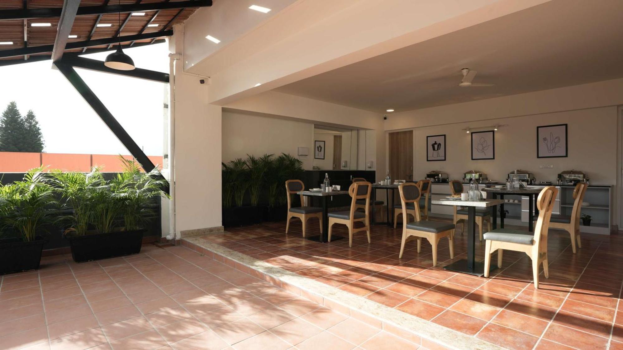 Wandr Hotel- Near Mg Road Bangalore Eksteriør bilde